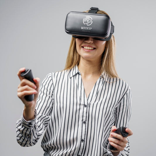 Free Medium Shot Woman With Vr Glasses Psd